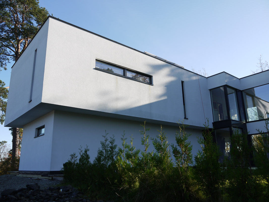 Moderne arkitektur med overheng på 2 etg i Bærum