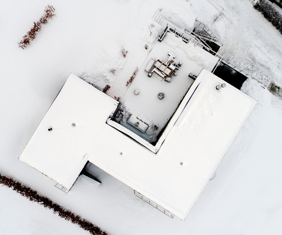 Drone bilde av arkitekturen ovenfra på Trosvikodden 10 i Asker